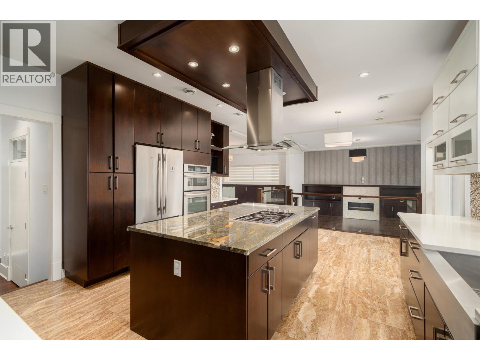 6650 NAPIER STREET, Burnaby