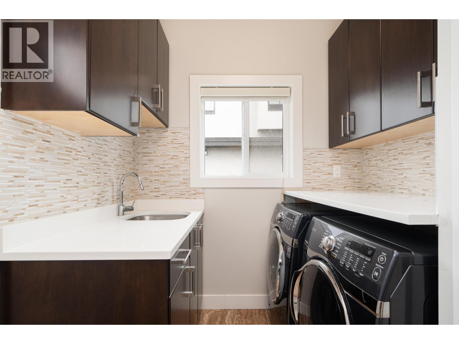 6650 NAPIER STREET, Burnaby