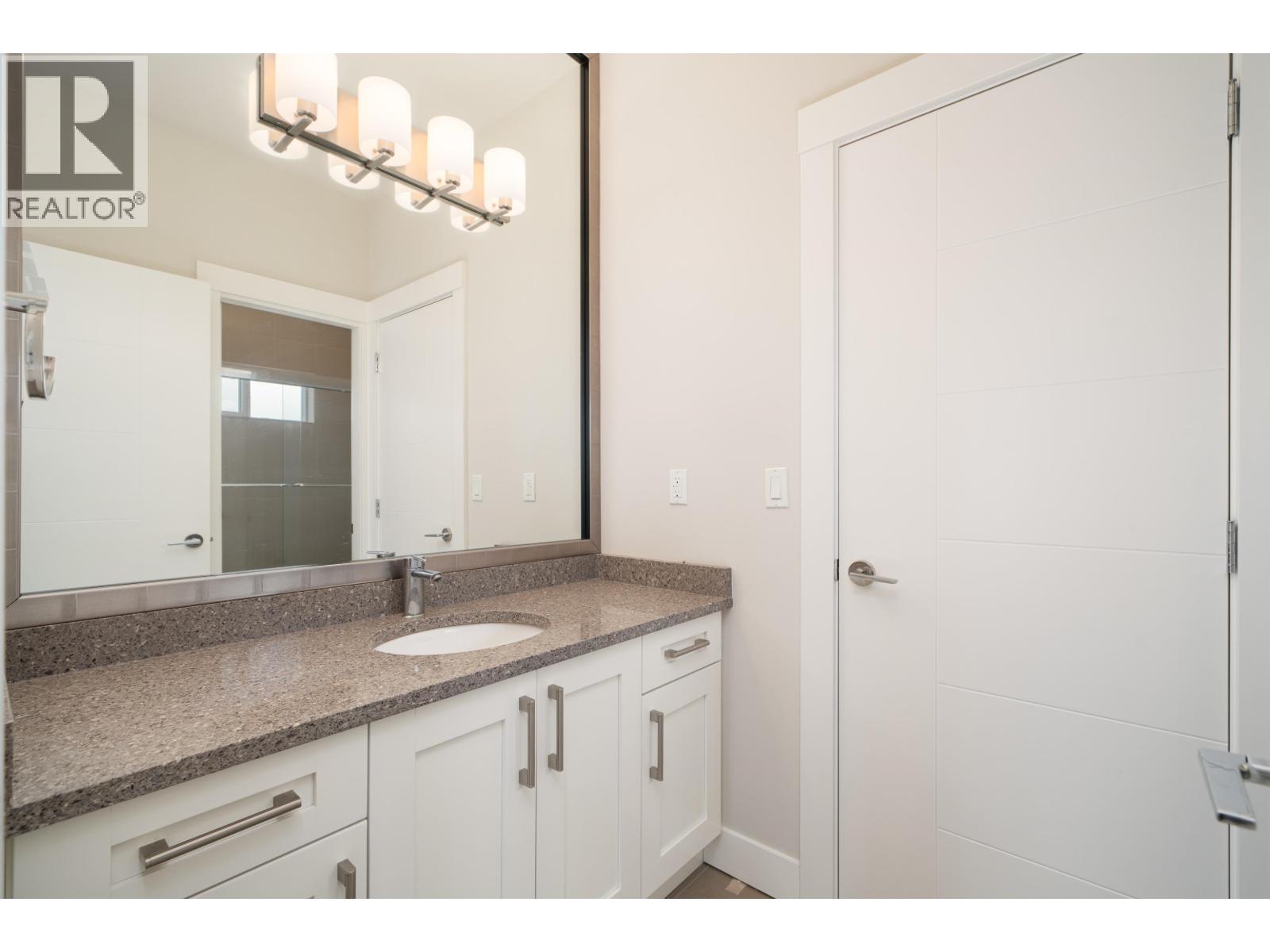 6650 NAPIER STREET, Burnaby