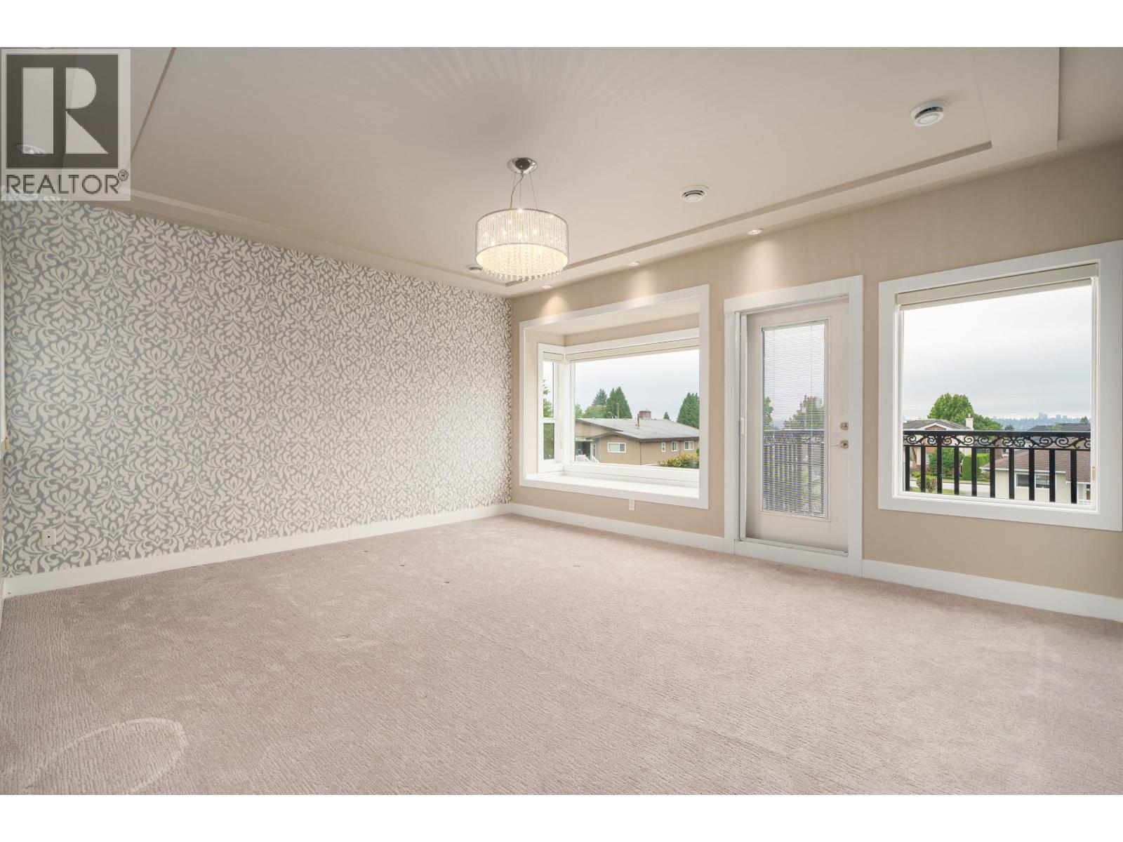 6650 NAPIER STREET, Burnaby