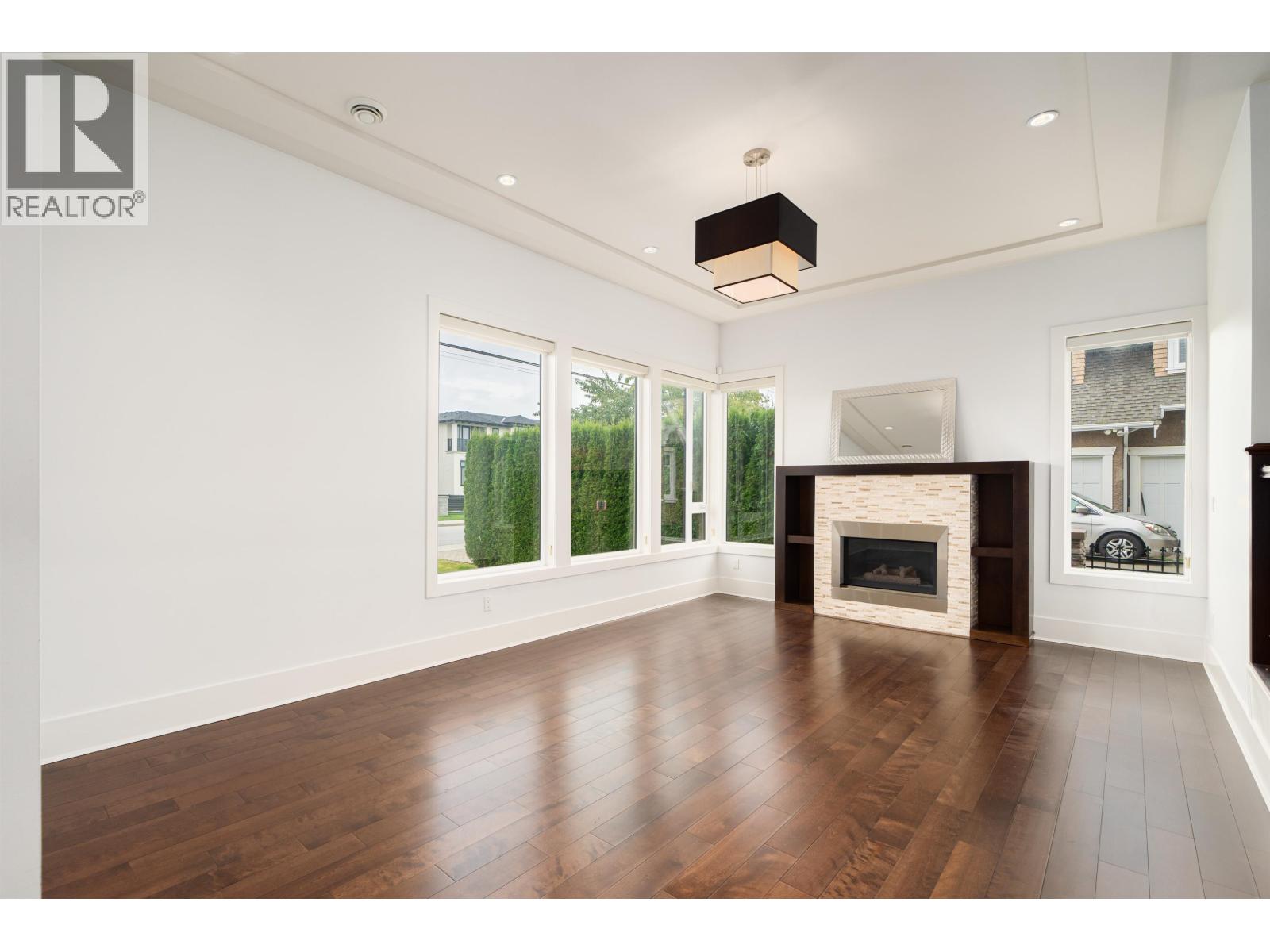 6650 NAPIER STREET, Burnaby