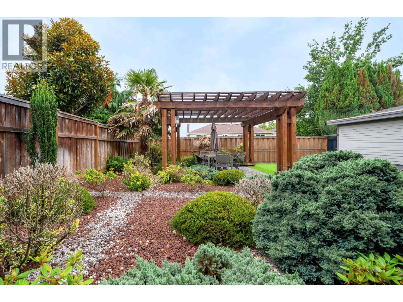 6650 NAPIER STREET, Burnaby