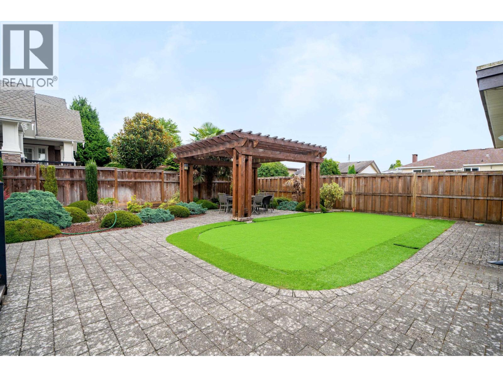 6650 NAPIER STREET, Burnaby