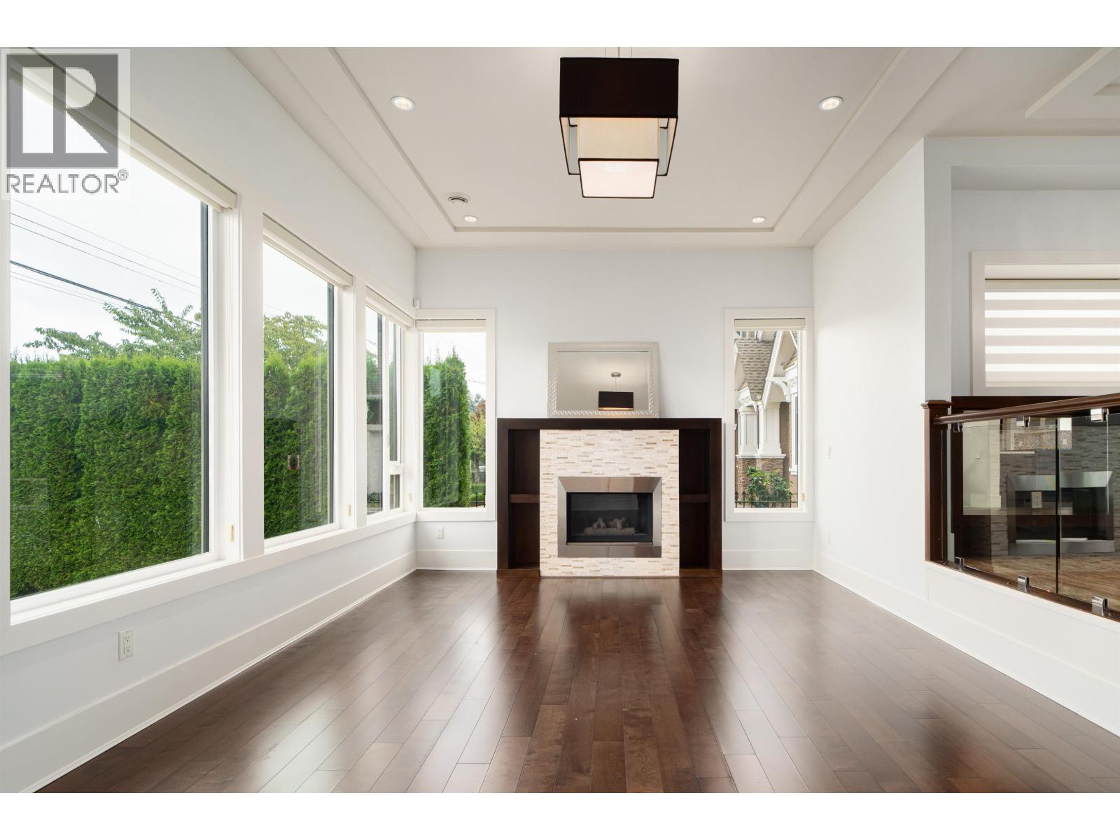 6650 NAPIER STREET, Burnaby