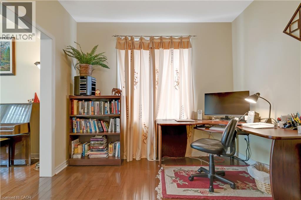 27 GLAZEBROOK Crescent - 11