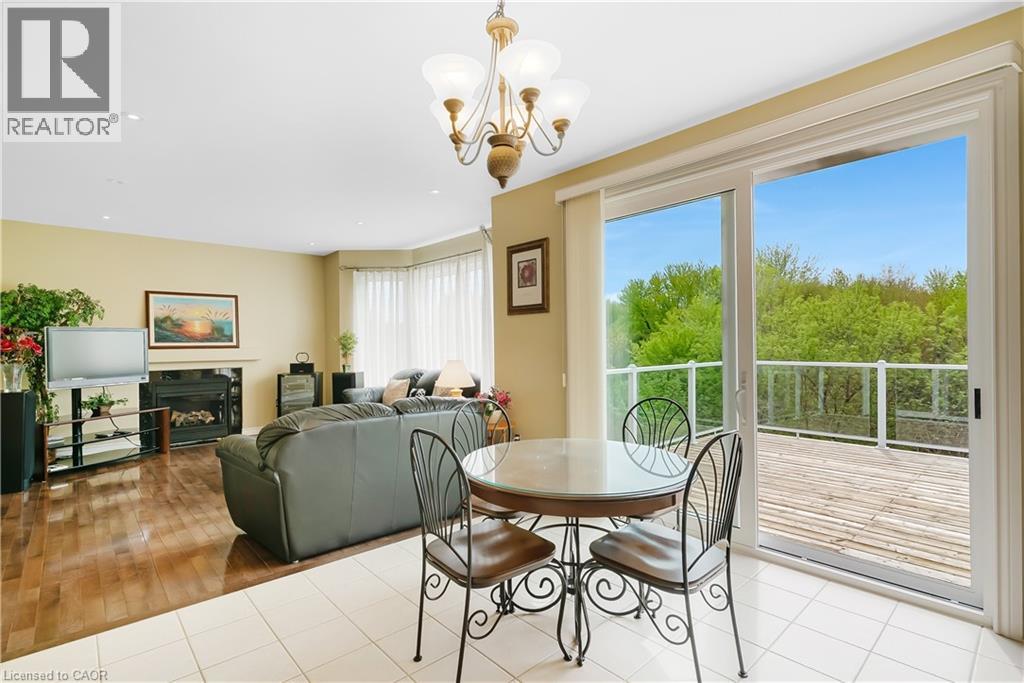27 GLAZEBROOK Crescent - 17