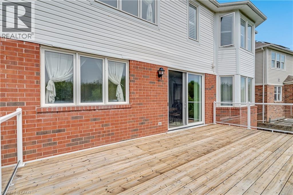 27 GLAZEBROOK Crescent - 19