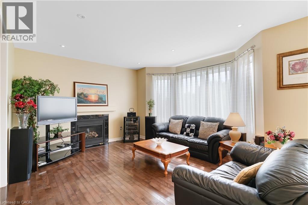 27 GLAZEBROOK Crescent - 20