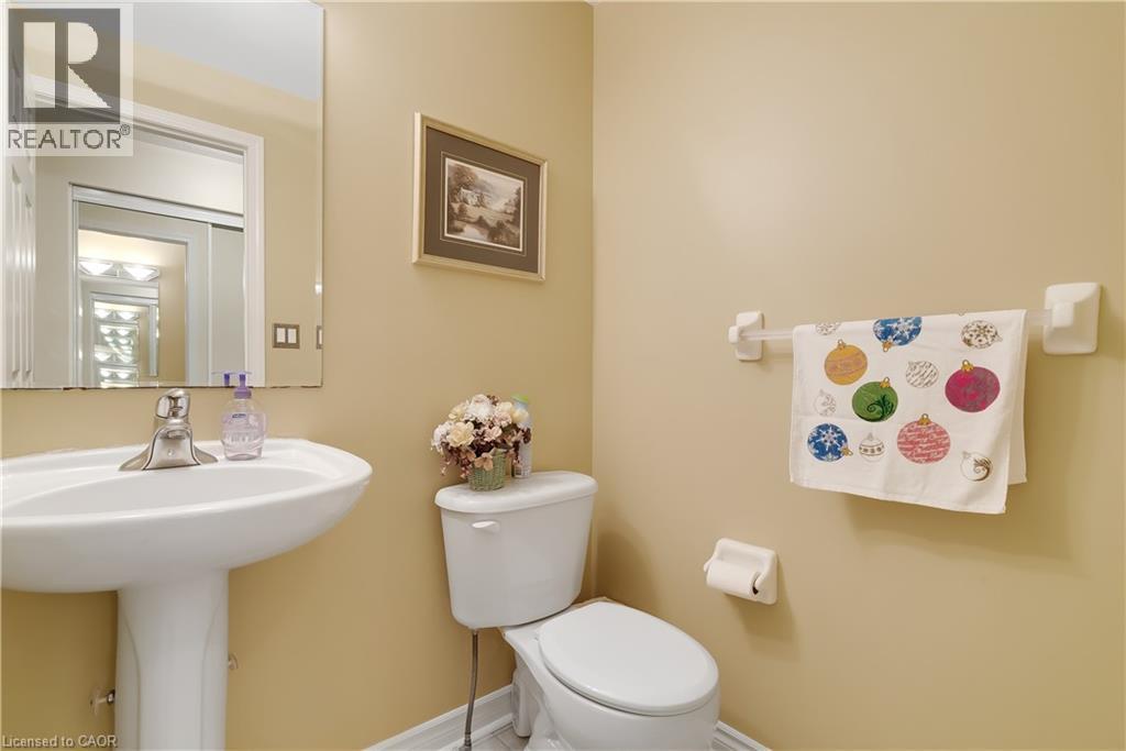 27 GLAZEBROOK Crescent - 21