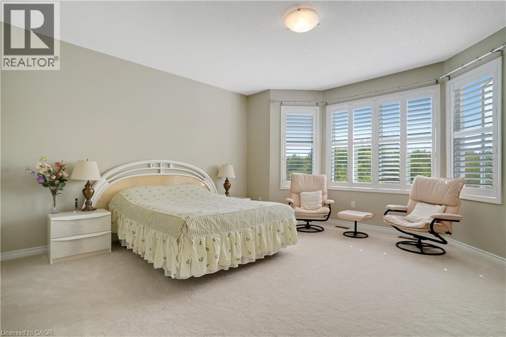 27 GLAZEBROOK Crescent - 24