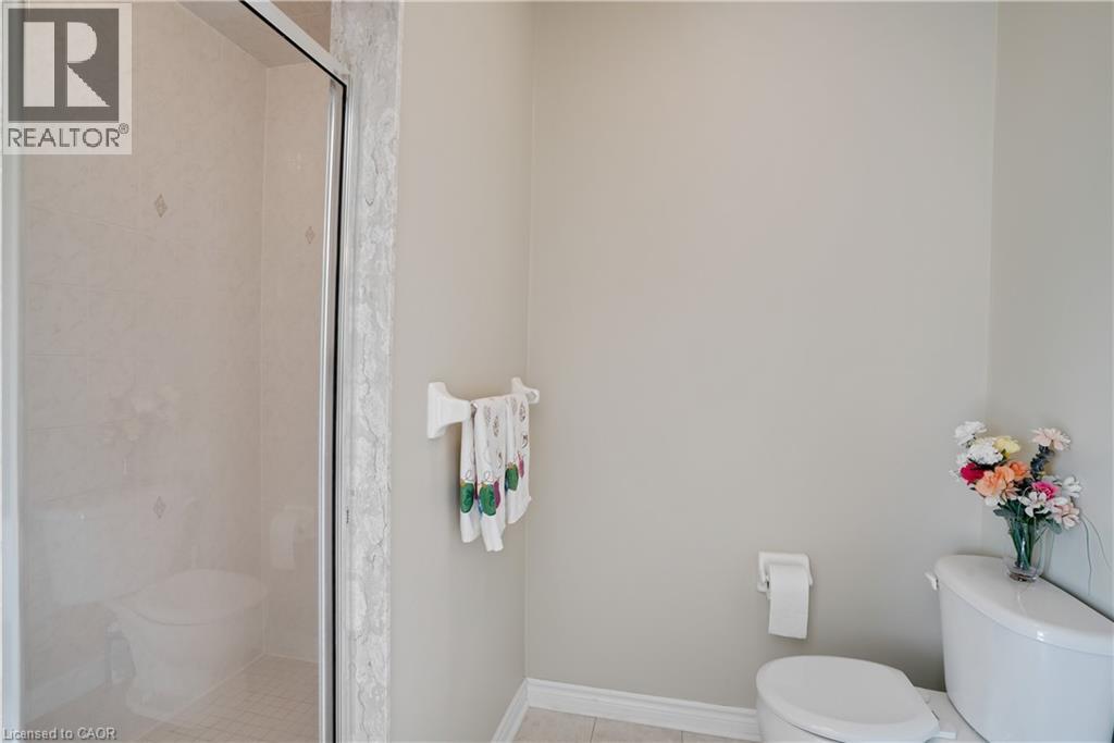 27 GLAZEBROOK Crescent - 29