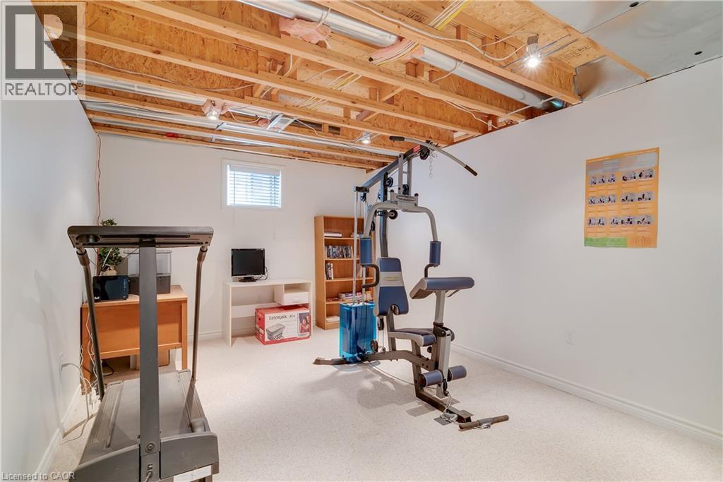 27 GLAZEBROOK Crescent - 42