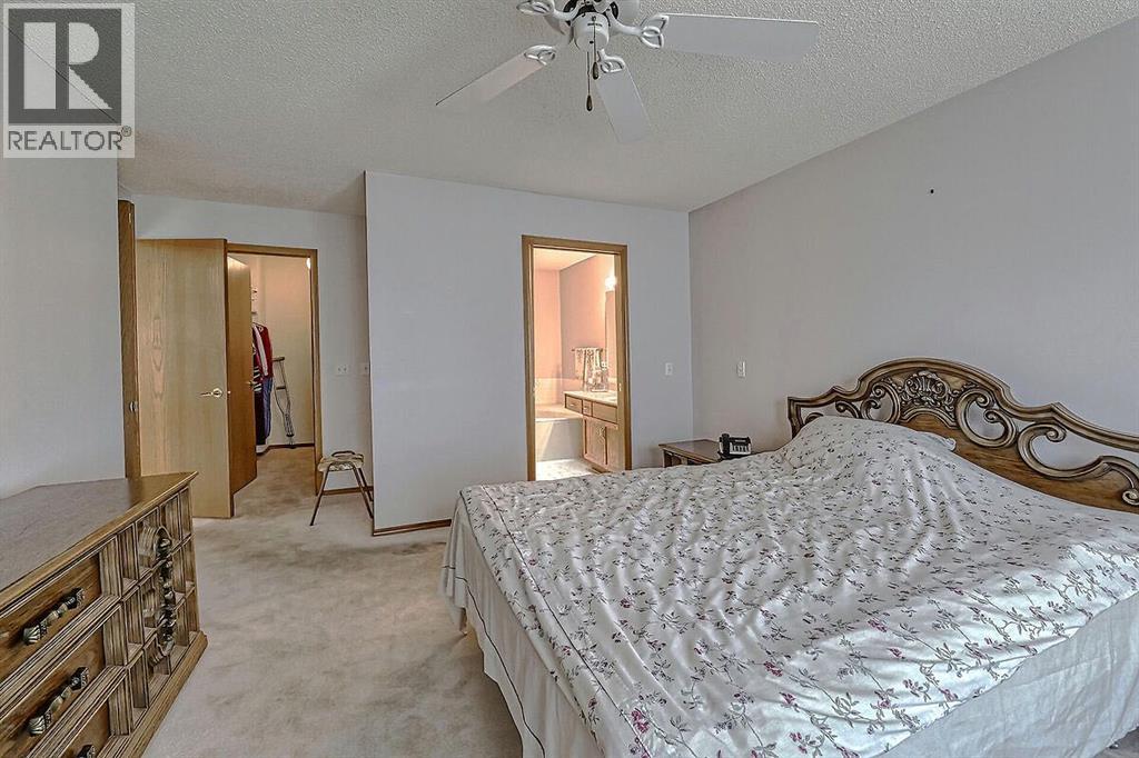 37 Edgepark Villas NW - 16