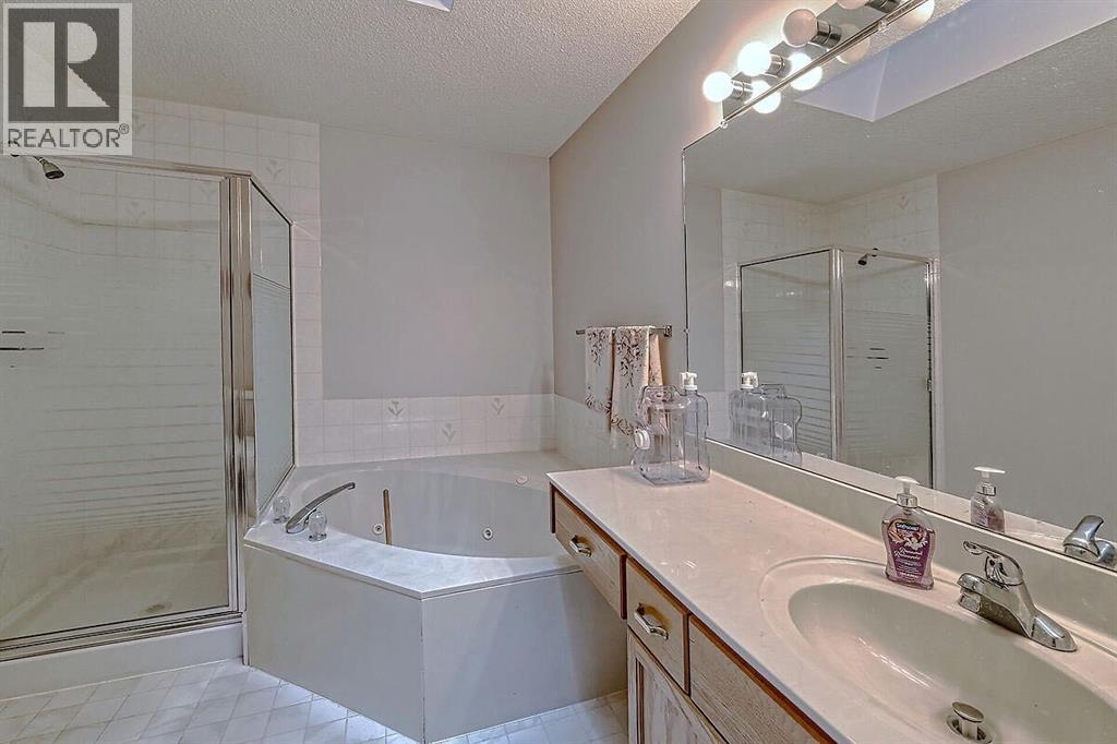 37 Edgepark Villas NW - 17