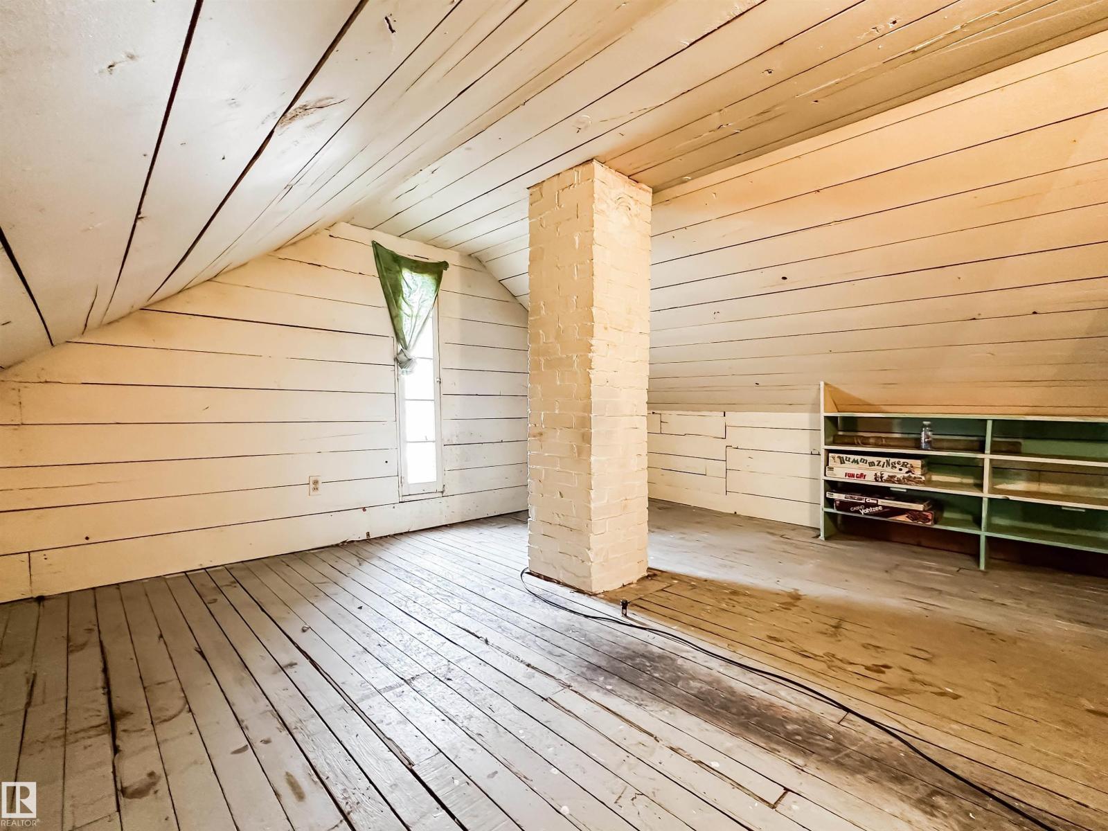 11345 93 ST NW - 20