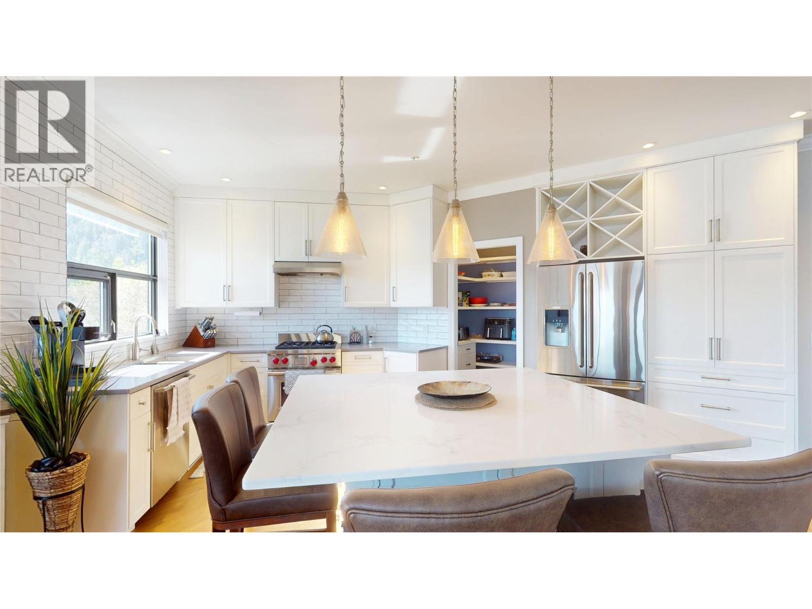 #305 4200 Beach Avenue - 12