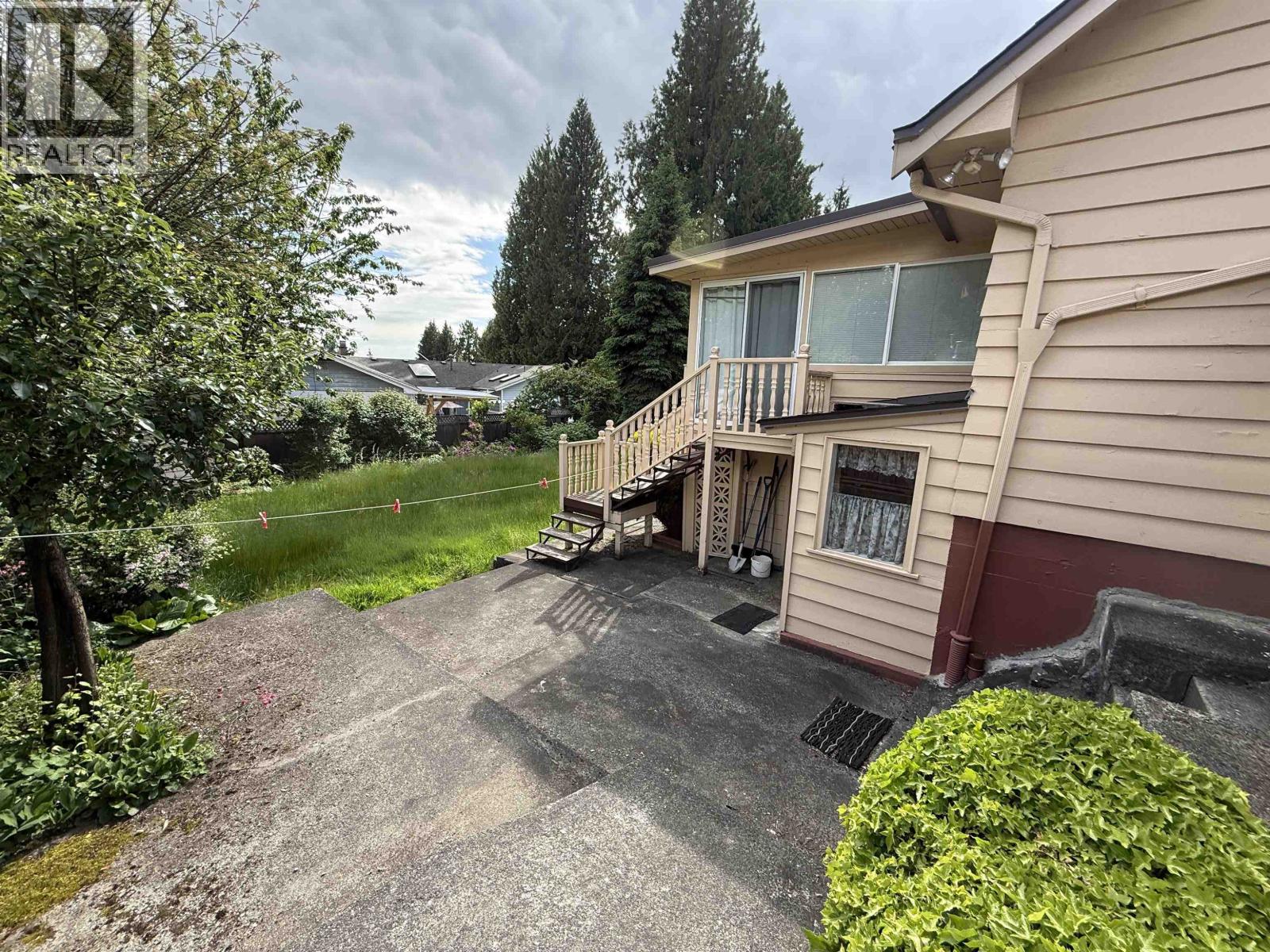 1734 DANSEY AVENUE, Coquitlam
