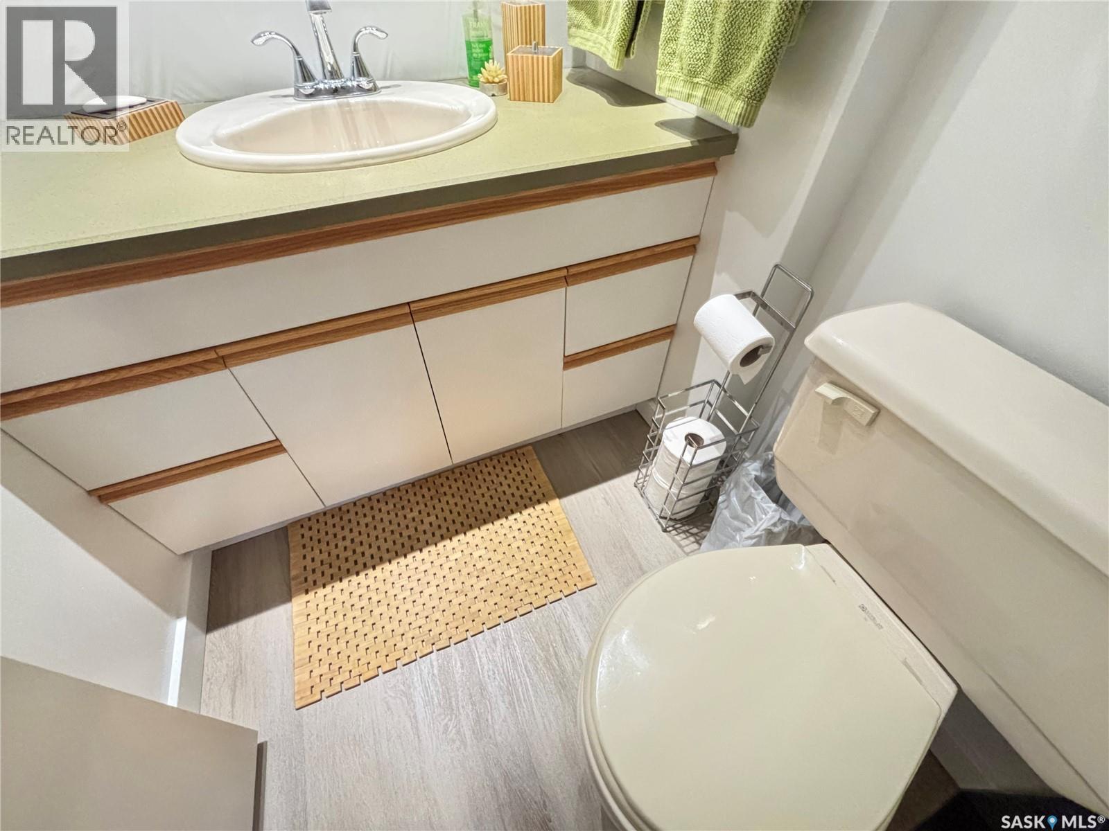 355 Ball CRESCENT - 35
