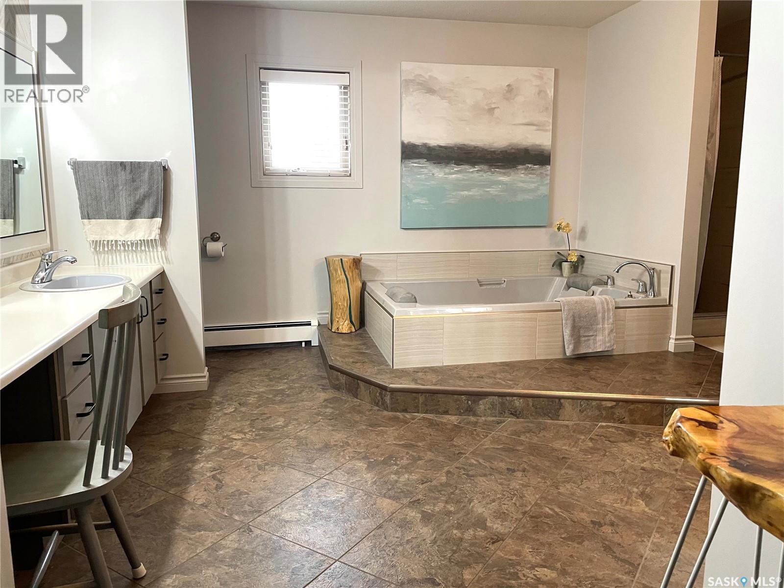 408 Macdonald STREET - 23