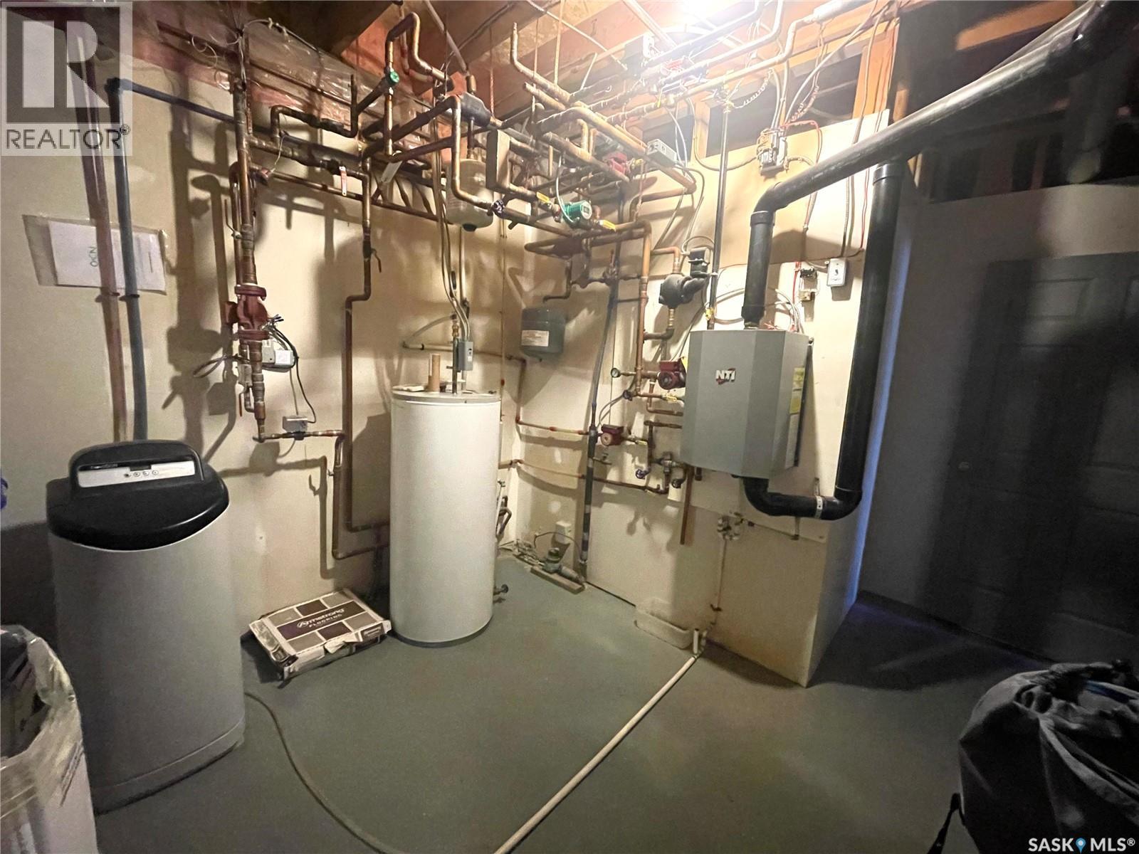 408 Macdonald STREET - 42