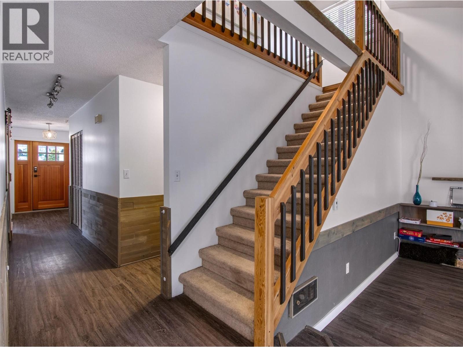 271 Middle Bench Road S, Penticton