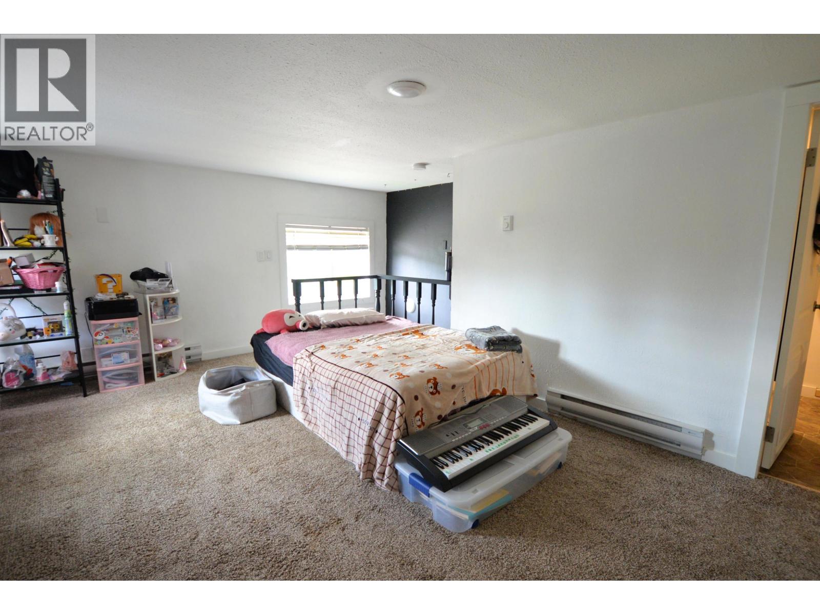 905 LA SALLE AVENUE - 9