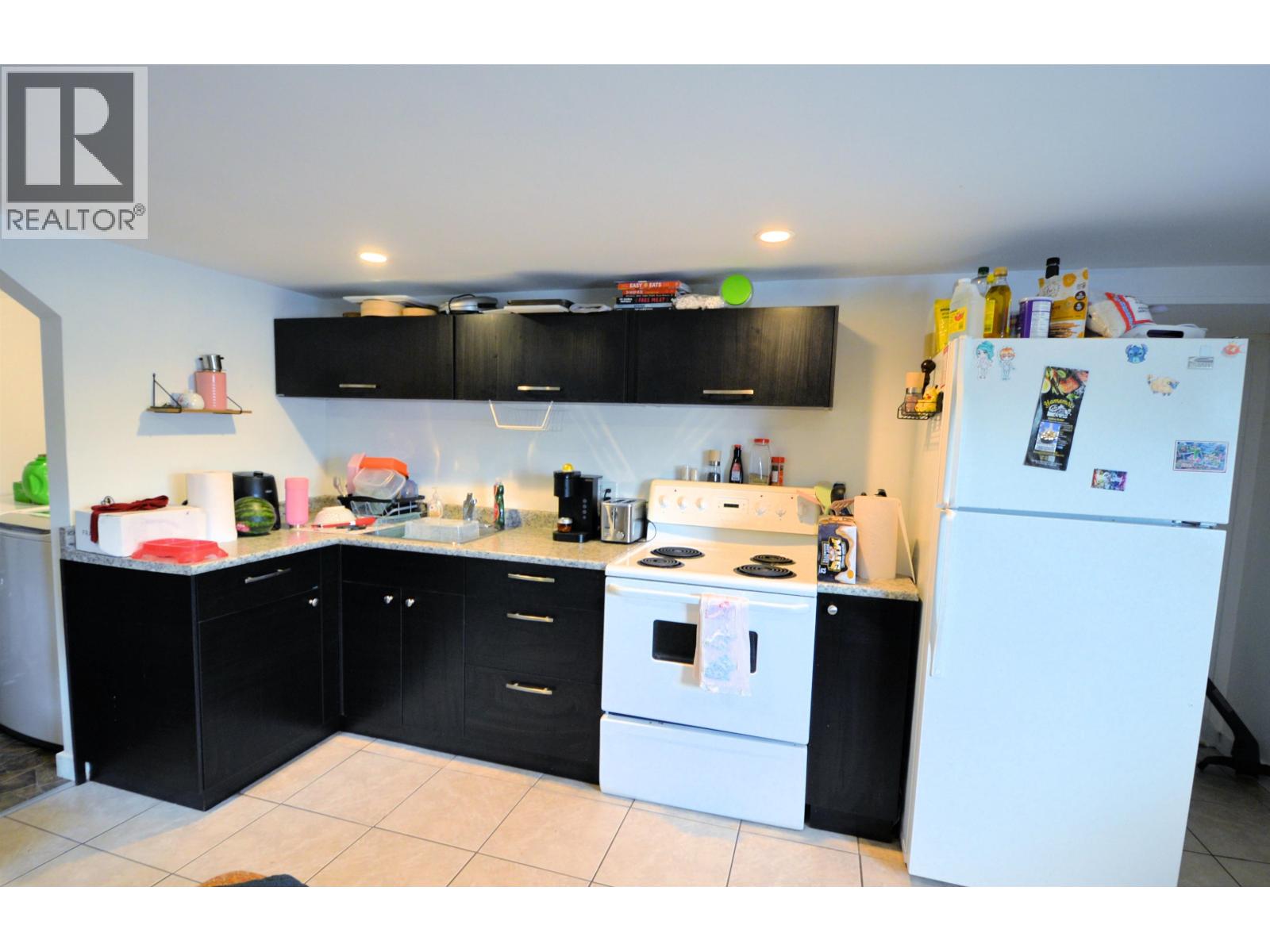 905 LA SALLE AVENUE - 7