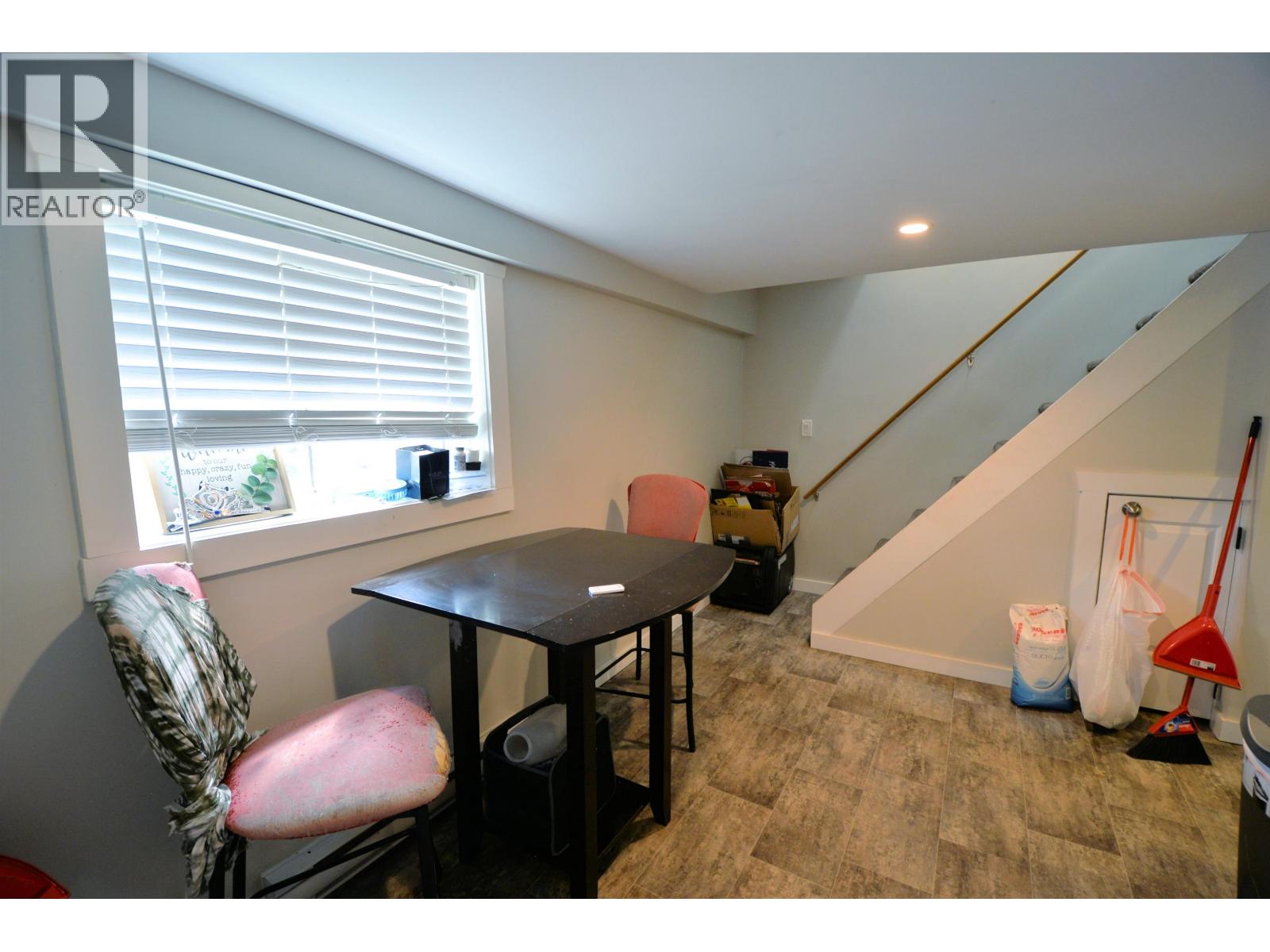 905 LA SALLE AVENUE - 3