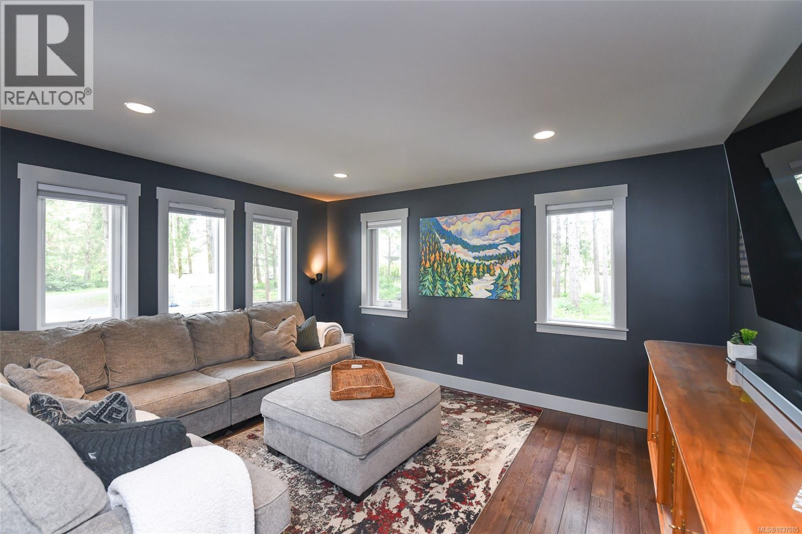 325 Bates Dr - 26