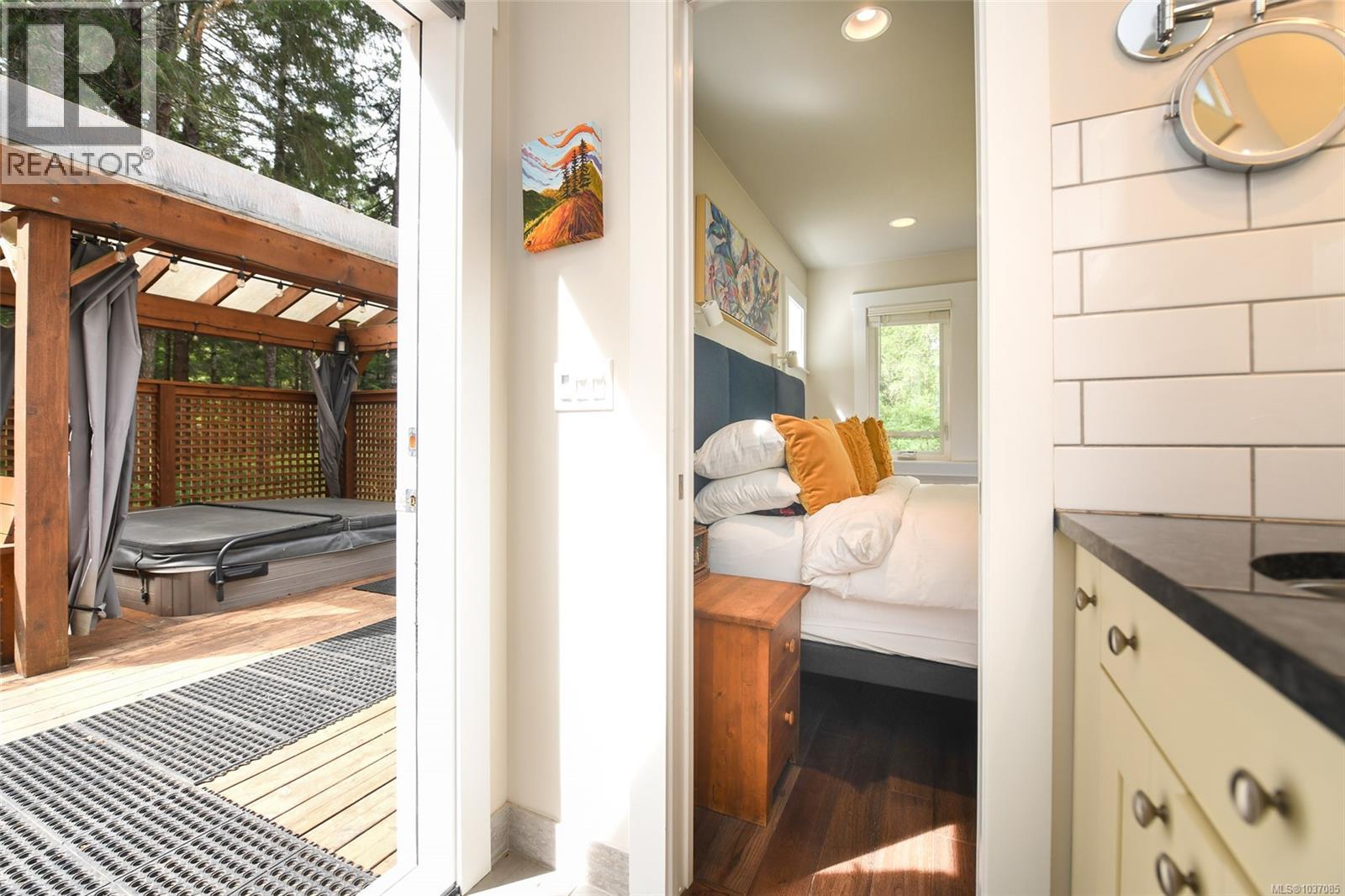 325 Bates Dr - 31