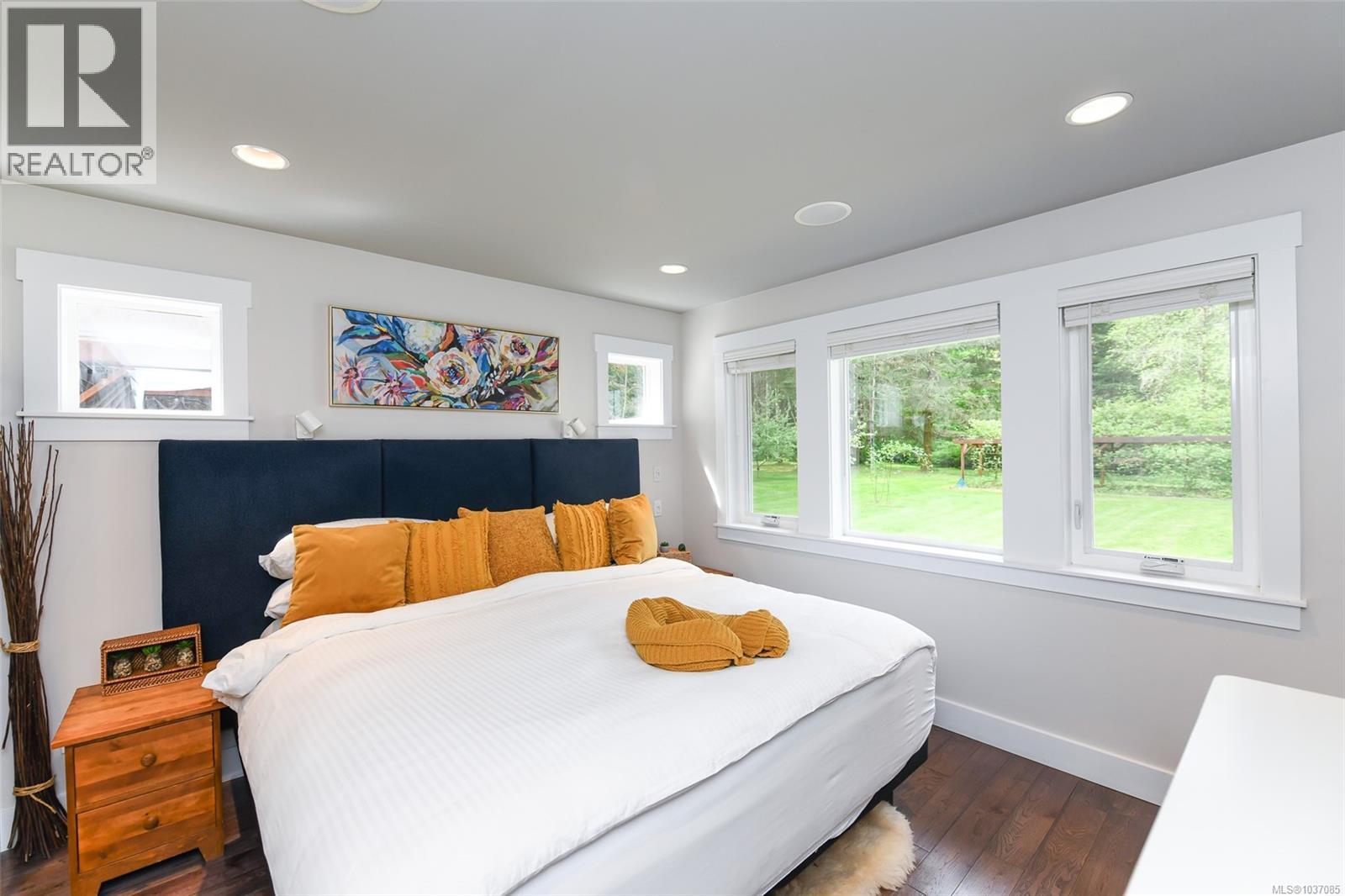 325 Bates Dr - 28