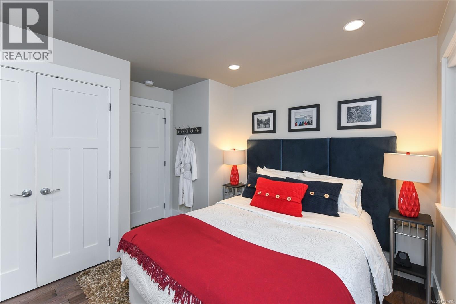 325 Bates Dr - 38