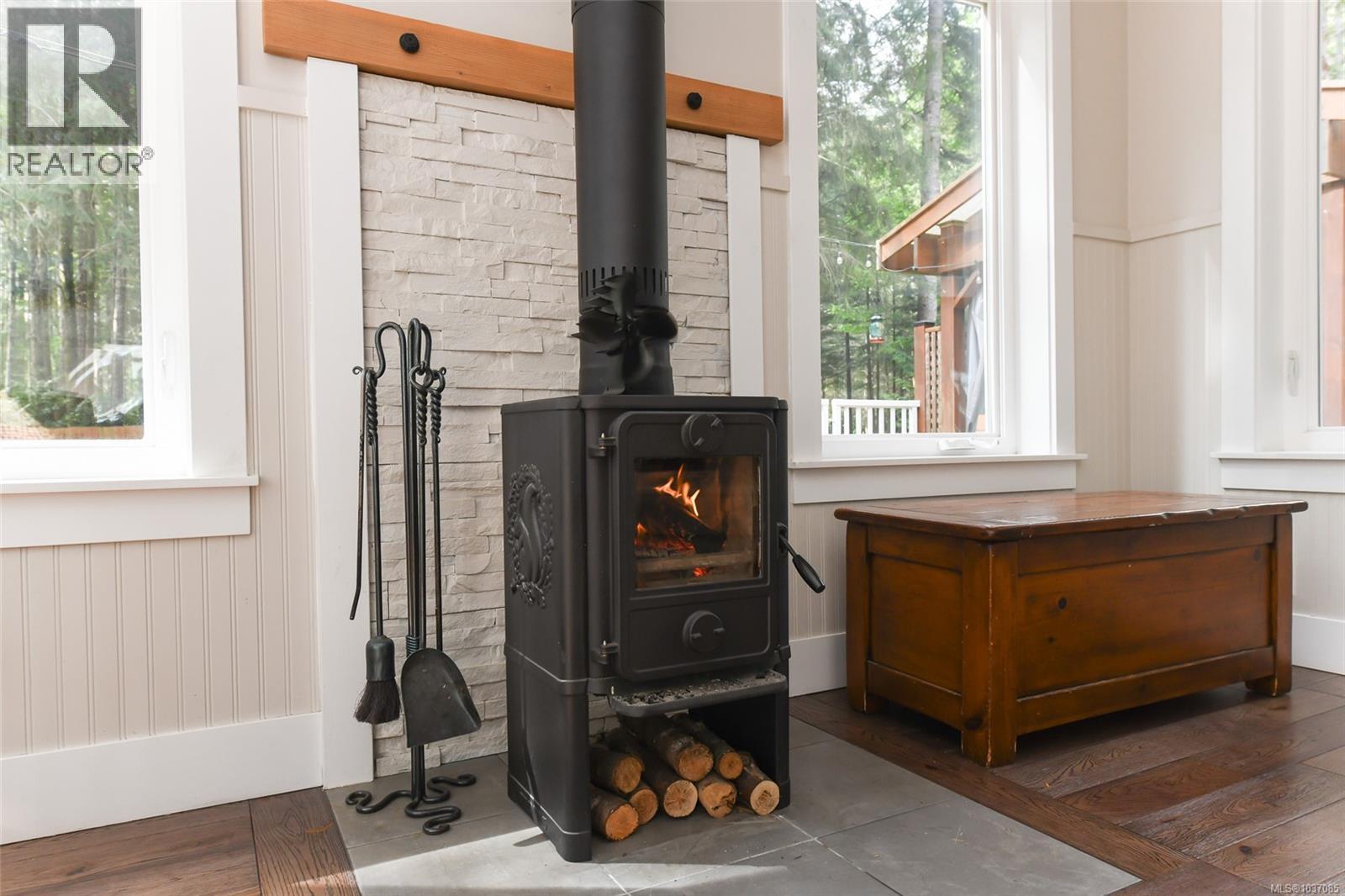 325 Bates Dr - 22