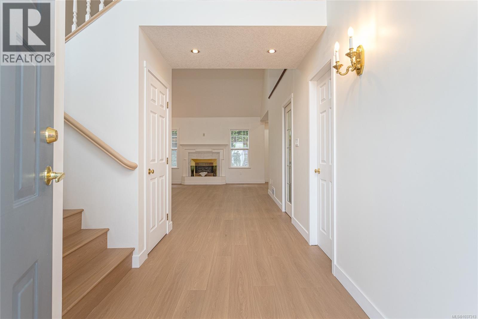 4877 Finnerty Cres - 4