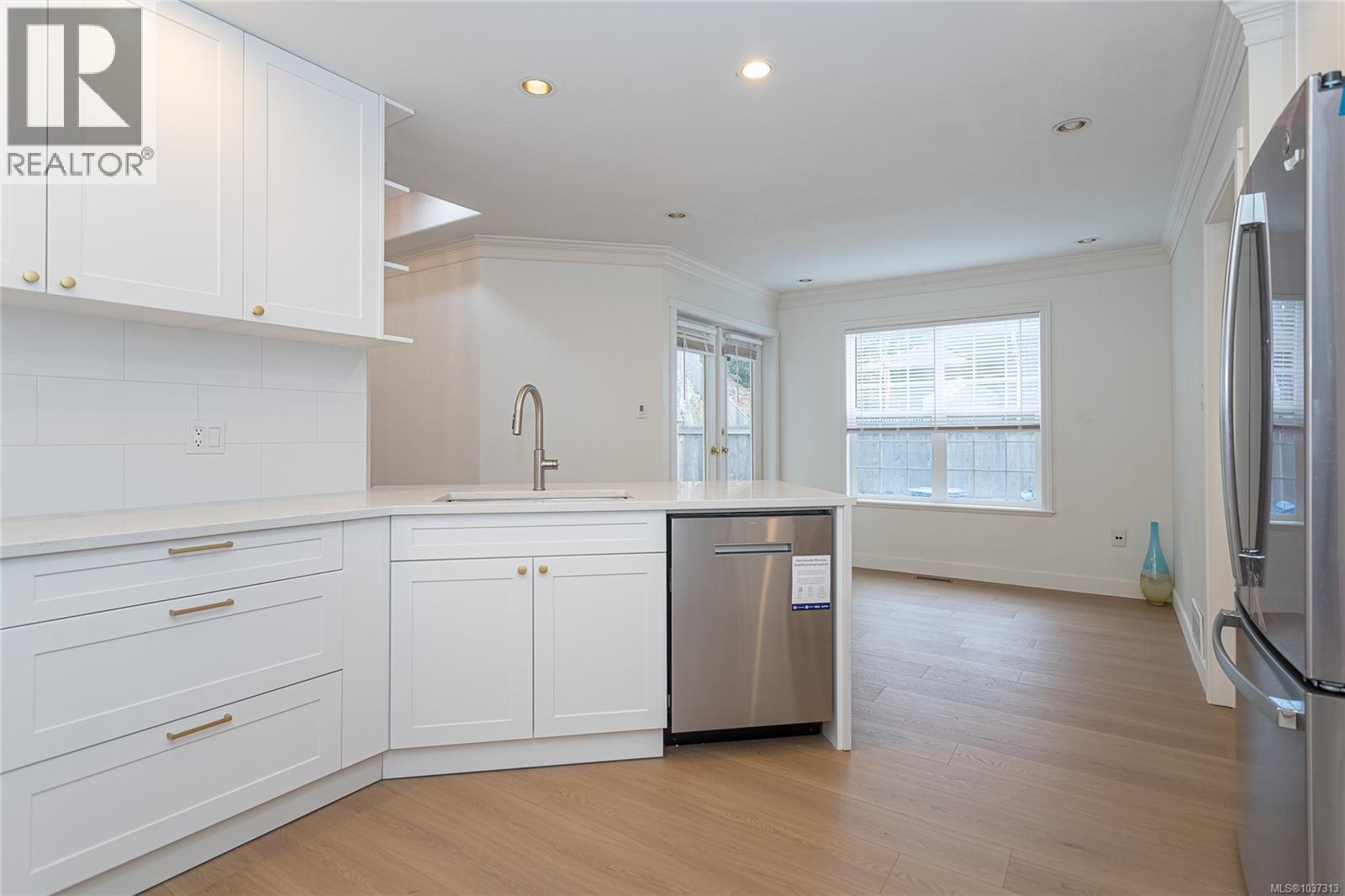 4877 Finnerty Cres - 16