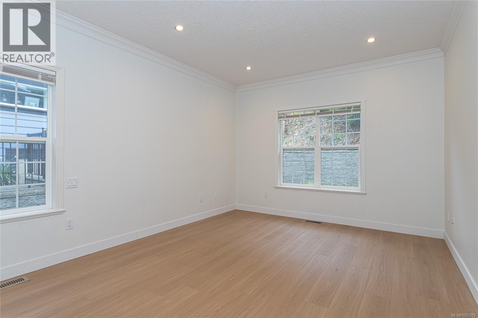4877 Finnerty Cres - 18