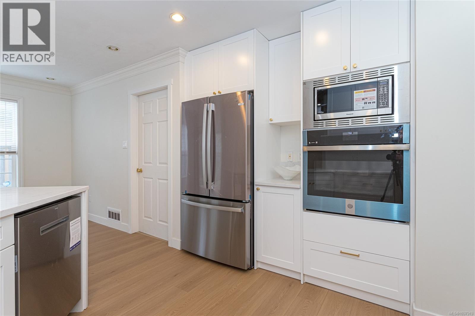 4877 Finnerty Cres - 17