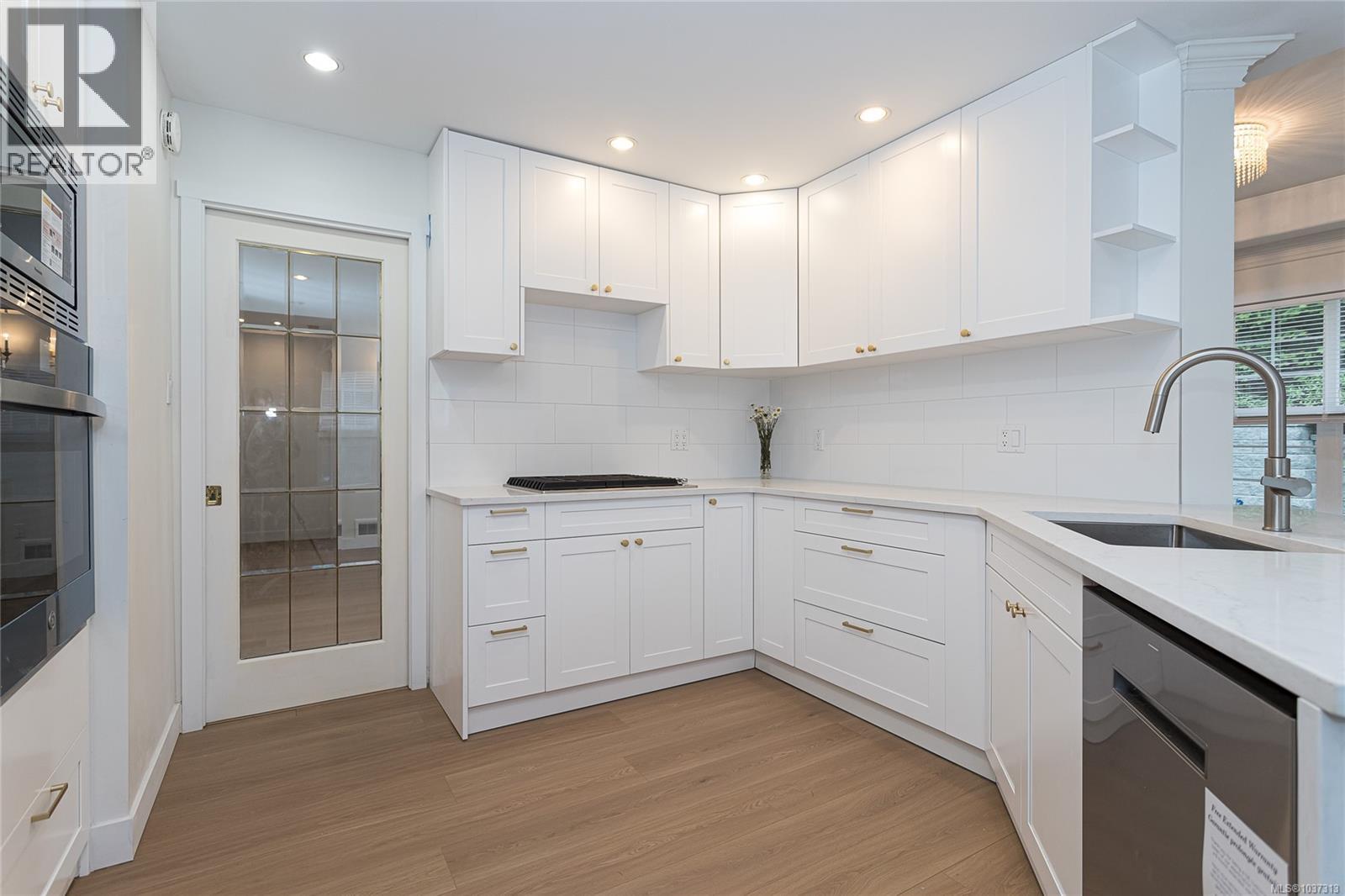 4877 Finnerty Cres - 15