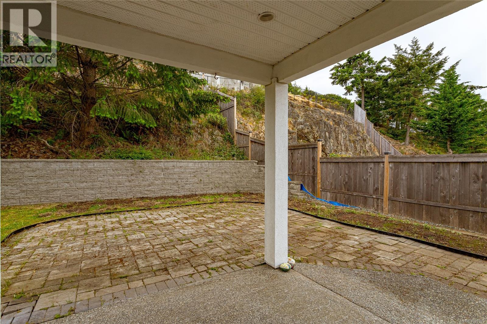 4877 Finnerty Cres - 34