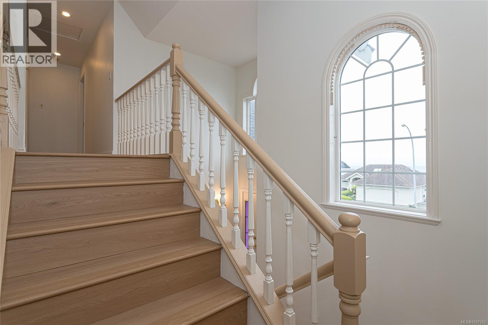 4877 Finnerty Cres - 30
