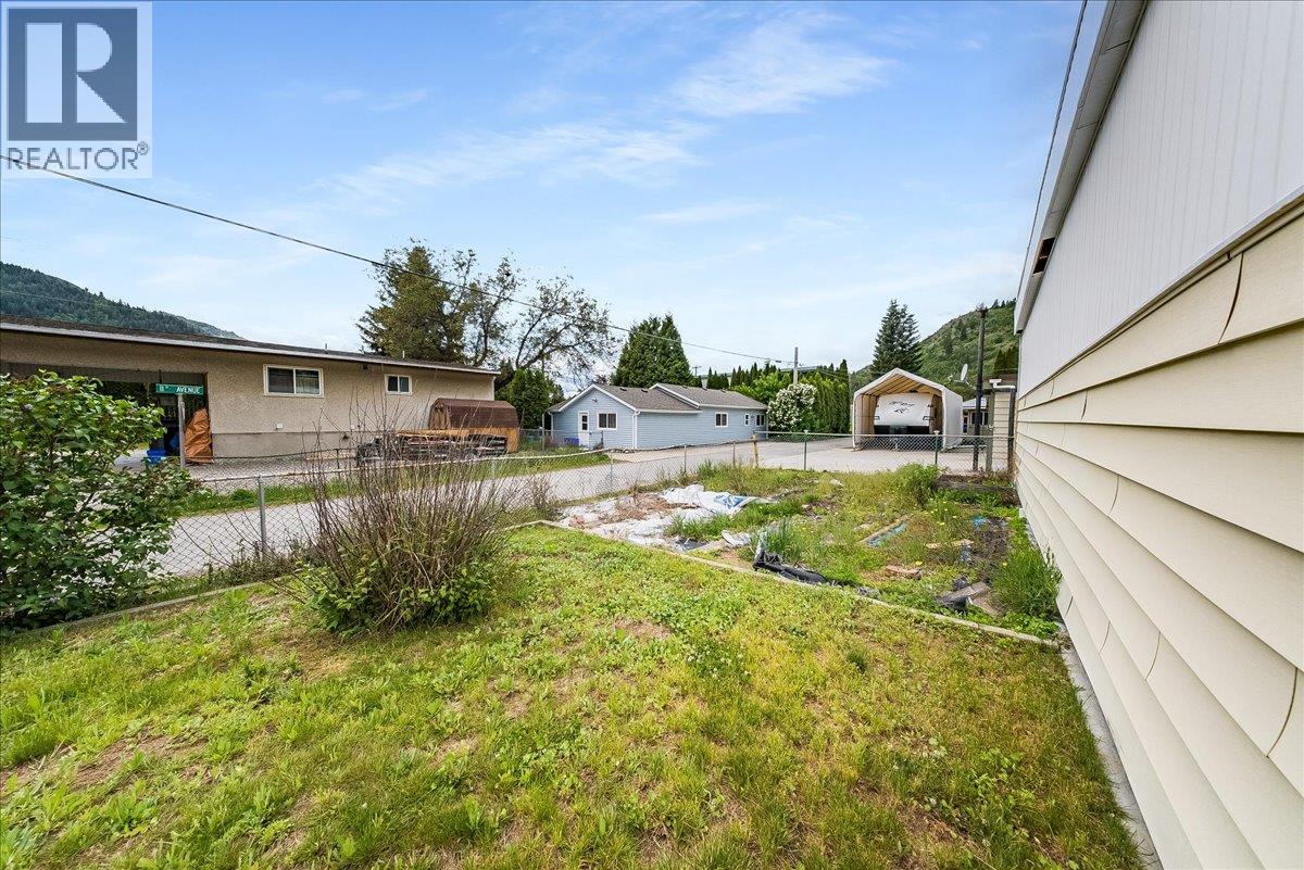 665 6 Street, Montrose