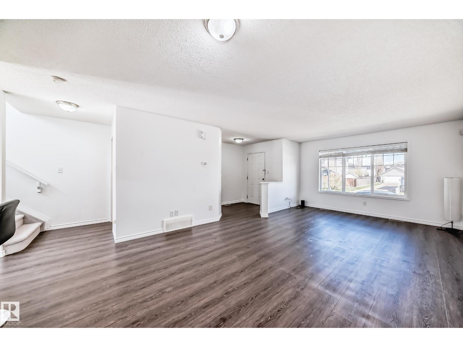 2339 28B AV NW - 5