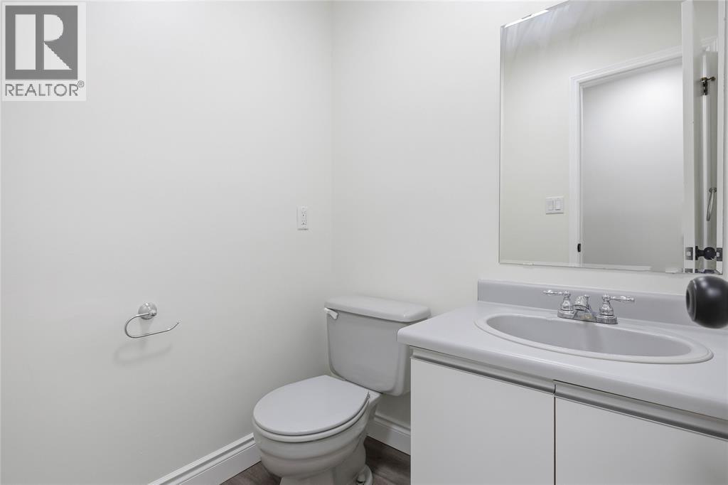 1516 HENLEY CRESCENT - 15