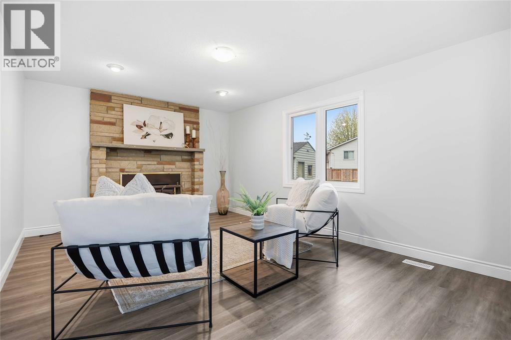 1516 HENLEY CRESCENT - 13