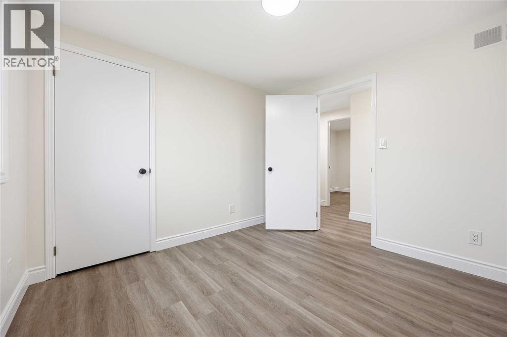 1516 HENLEY CRESCENT - 25