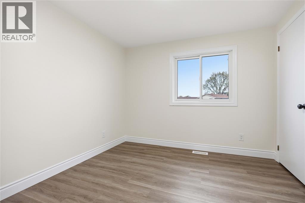 1516 HENLEY CRESCENT - 24