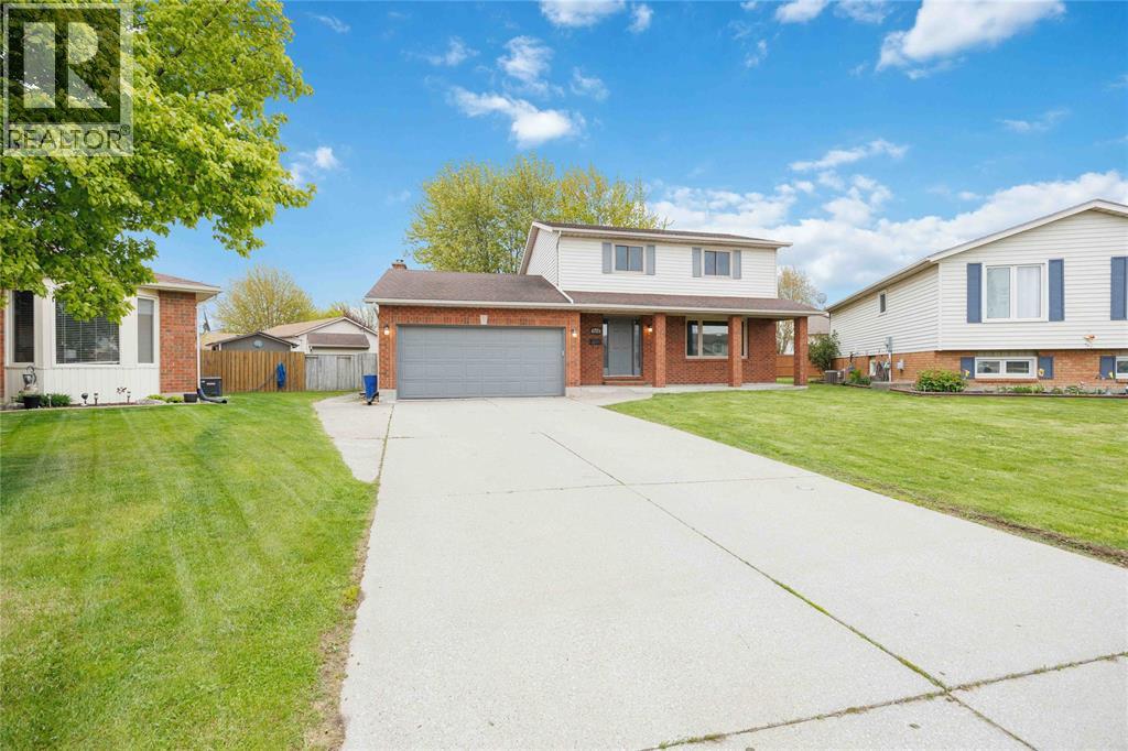 1516 HENLEY CRESCENT - 2
