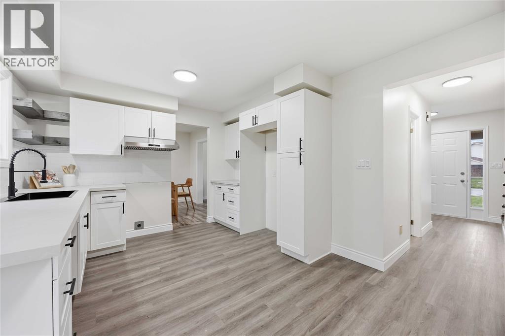 1516 HENLEY CRESCENT - 10