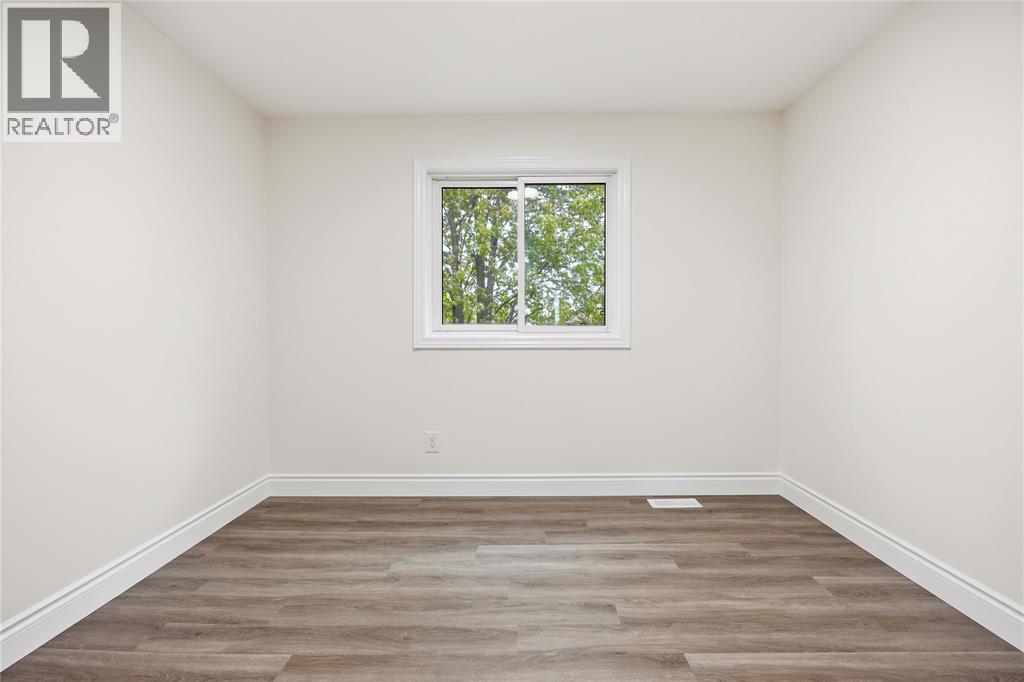 1516 HENLEY CRESCENT - 22