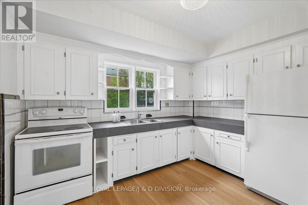 310 GLENCAIRN AVENUE - 11